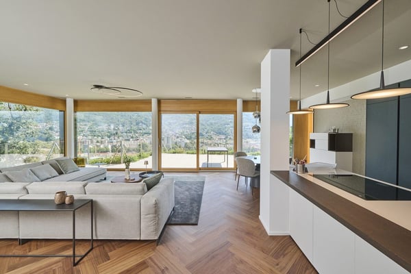 Moderno Appartamento con Ampia Terrazza e Giardino 1