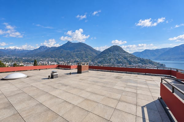 Attico Esclusivo con Terrazza Panoramica a 180 su Lago e Montagne 2
