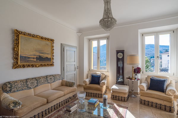Prestigiosa Villa Borghese dell'Ottocento con Vista Lago a Ponte Tresa 10