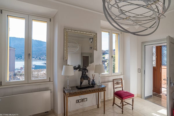 Prestigiosa Villa Borghese dell'Ottocento con Vista Lago a Ponte Tresa 13
