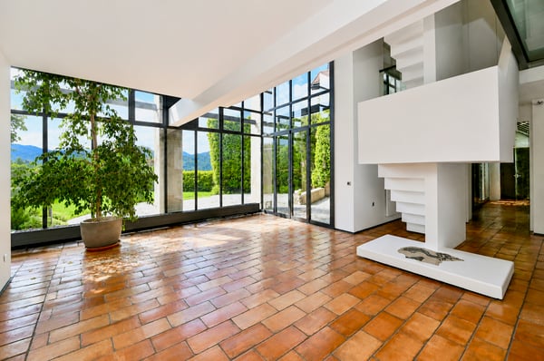 Elegante Villa di Charme con Giardino e Vista Lago 5