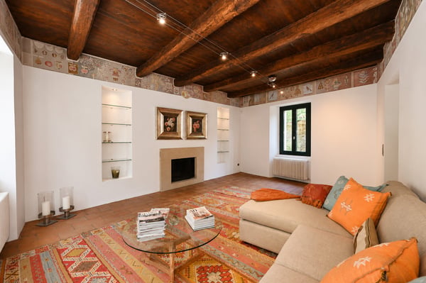 Elegante Villa di Charme con Giardino e Vista Lago 8