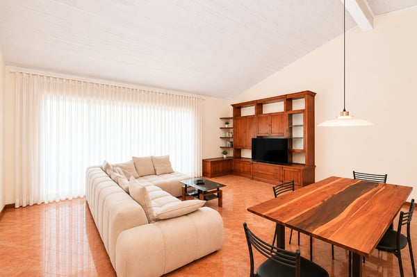 Proprietà con 3 Appartamenti e Potenziale Edificatorio 5