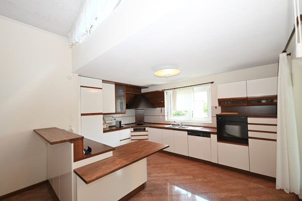 Proprietà con 3 Appartamenti e Potenziale Edificatorio 7