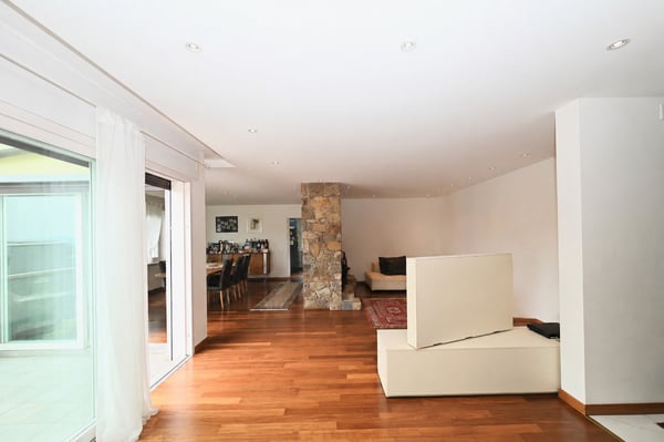 Raffinata Villa di Charme con Giardino e Possibilità Piscina 7