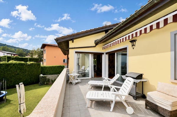 Raffinata Villa di Charme con Giardino e Possibilità Piscina 11