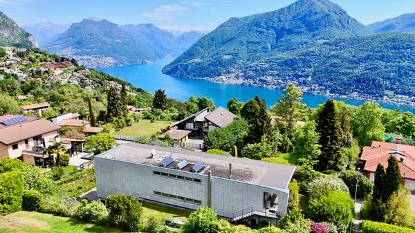Elegante Villa Moderna Immersa nel Verde con Vista Panoramica sul Lago di Lugano 5