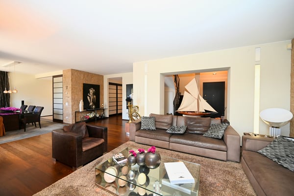 Raffinato Duplex di Lusso con Vista Lago Mozzafiato a Ruvigliana 11