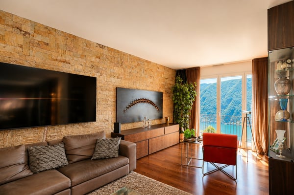 Raffinato Duplex di Lusso con Vista Lago Mozzafiato a Ruvigliana 8
