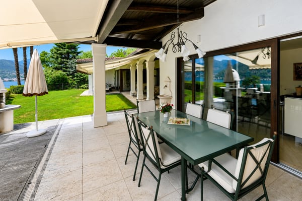Villa di Lusso con Piscina e Vista Mozzafiato sul Lago di Lugo 7