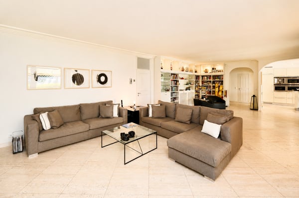 Villa di Lusso con Piscina e Vista Mozzafiato sul Lago di Lugo 10