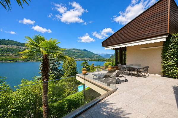 Prestigiosa Villa con Panoramica Vista Lago e Darsena Privata 6