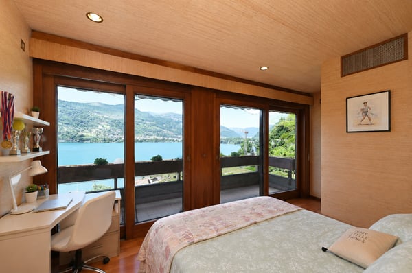 Prestigiosa Villa con Panoramica Vista Lago e Darsena Privata 12