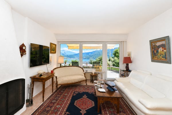 Oasi di Tranquillità con Ampio Giardino, Piscina e Vista lago 9