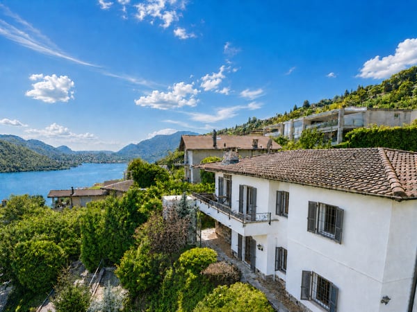 Villa Panoramica con Splendida Vista Lago di Lugano a Morcote 2