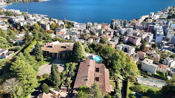 Elegante Casa a Schiera in Residenza di Prestigio a Lugano 2