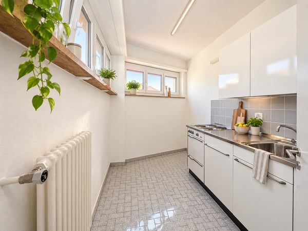 RESIDENZA PRIMARIA - Posizione centrale - 75 m dal lago - 2 balconi 9
