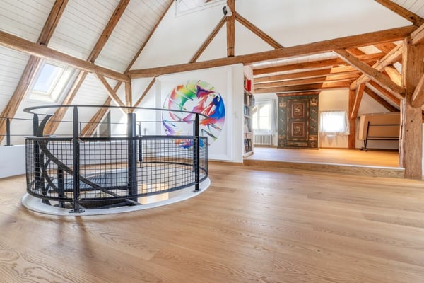 Freistehendes 2-Zimmer-Riegelhaus mit Einliegerwohnung, Indoorpool und Doppelgarage 11