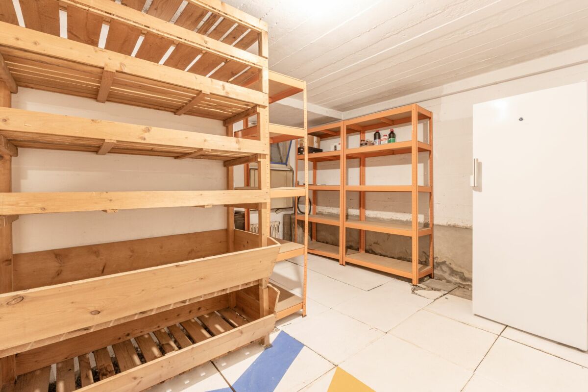 Charmantes 4.5 Zimmer Eck-Einfamilienhaus mit geschütztem Aussenbereich und Garagenbox