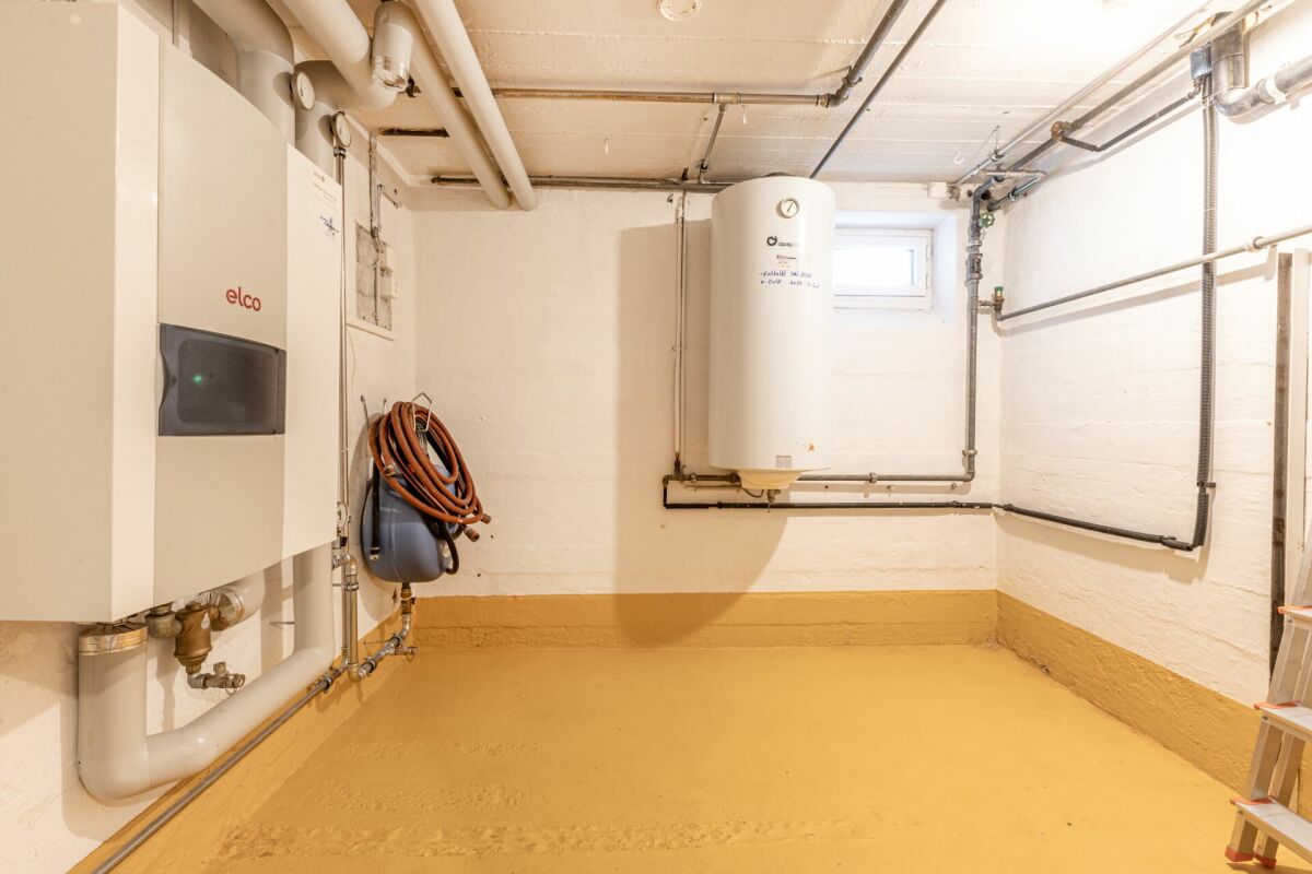 Charmantes 4.5 Zimmer Eck-Einfamilienhaus mit geschütztem Aussenbereich und Garagenbox
