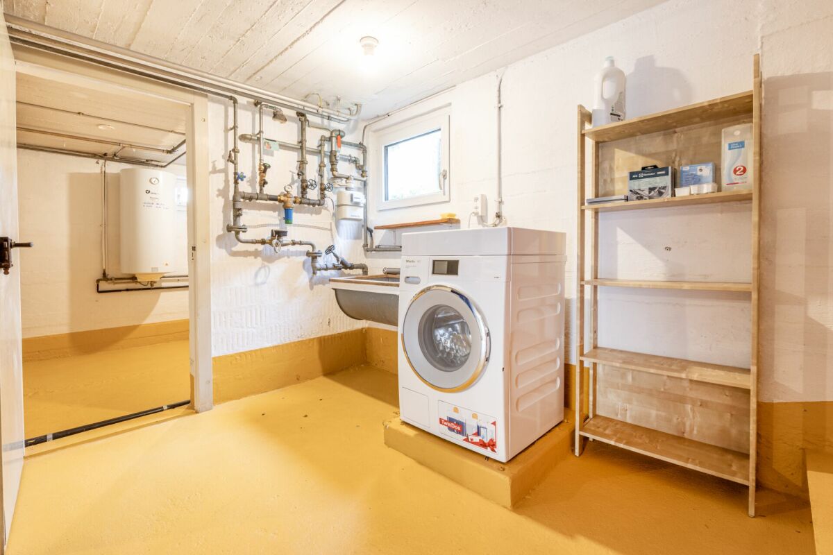 Charmantes 4.5 Zimmer Eck-Einfamilienhaus mit geschütztem Aussenbereich und Garagenbox