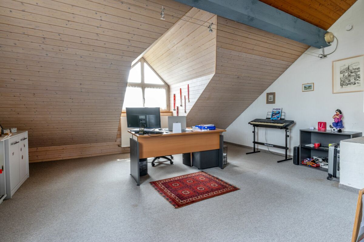 4.5-Zimmer-Eckhaus mit Ausbaupotenzial, grossem Garten und steuergünstiger Wohnlage in Seuzach