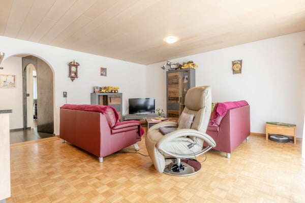 Komfortable 3.5 Zimmer Wohnung mit Balkon und zwei Tiefgaragenplätze 6