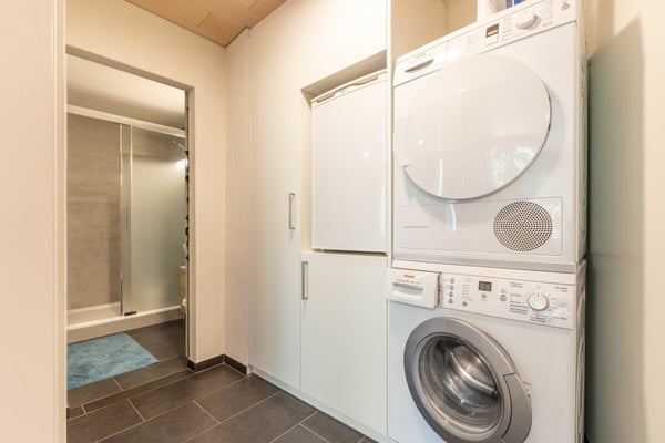 Komfortable 3.5 Zimmer Wohnung mit Balkon und zwei Tiefgaragenplätze 13