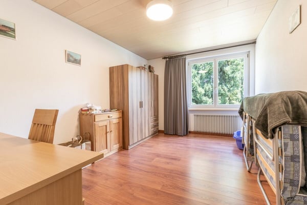 Komfortable 3.5 Zimmer Wohnung mit Balkon und zwei Tiefgaragenplätze 11