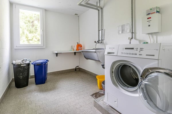 Komfortable 3.5 Zimmer Wohnung mit Balkon und zwei Tiefgaragenplätze 15