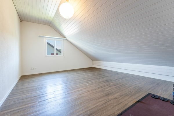 Grosszügiges 6.5-Zimmer-Doppeleinfamilienhaus mit Doppelgarage und Garten 13