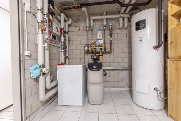 Grosszügiges 6.5-Zimmer-Doppeleinfamilienhaus mit Doppelgarage und Garten 17