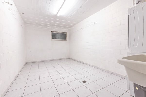 Grosszügiges 6.5-Zimmer-Doppeleinfamilienhaus mit Doppelgarage und Garten 16
