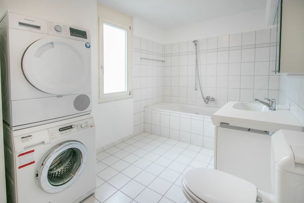 5.5-Zimmer-Dachmaisonettewohnung mit zwei Balkonen und einer Garagenbox 6