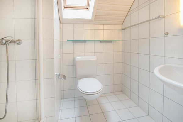 5.5-Zimmer-Dachmaisonettewohnung mit zwei Balkonen und einer Garagenbox 12