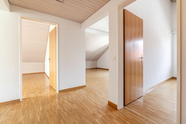 Charmante 3.5-Zimmer-Dachwohnung mit grosszügigem Gartenbereich 10