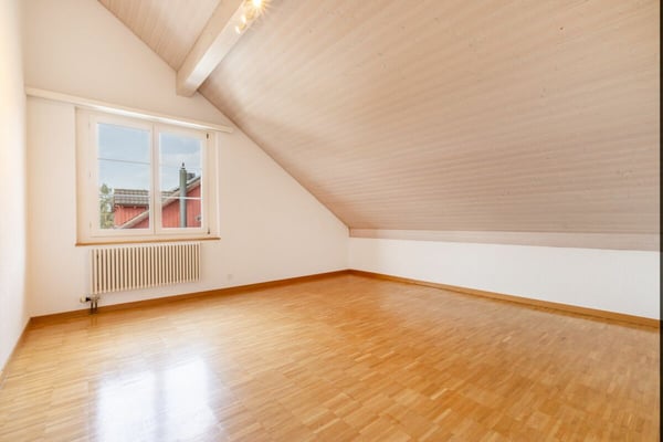 Charmante 3.5-Zimmer-Dachwohnung mit grosszügigem Gartenbereich 5
