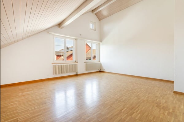 Charmante 3.5-Zimmer-Dachwohnung mit grosszügigem Gartenbereich 4