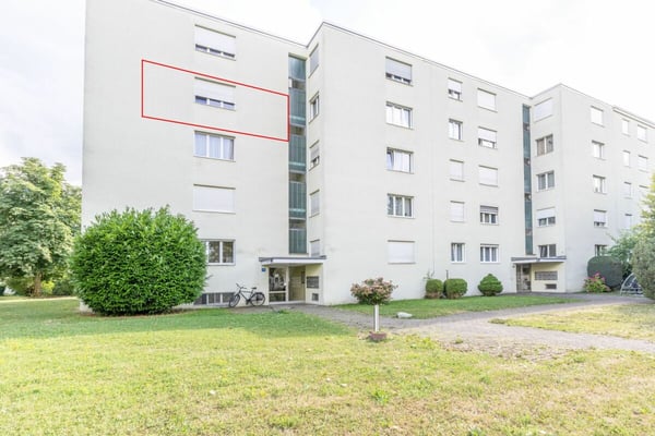 Lichtdurchflutete 4.5-Zimmer-Wohnung mit gedecktem Balkon 2