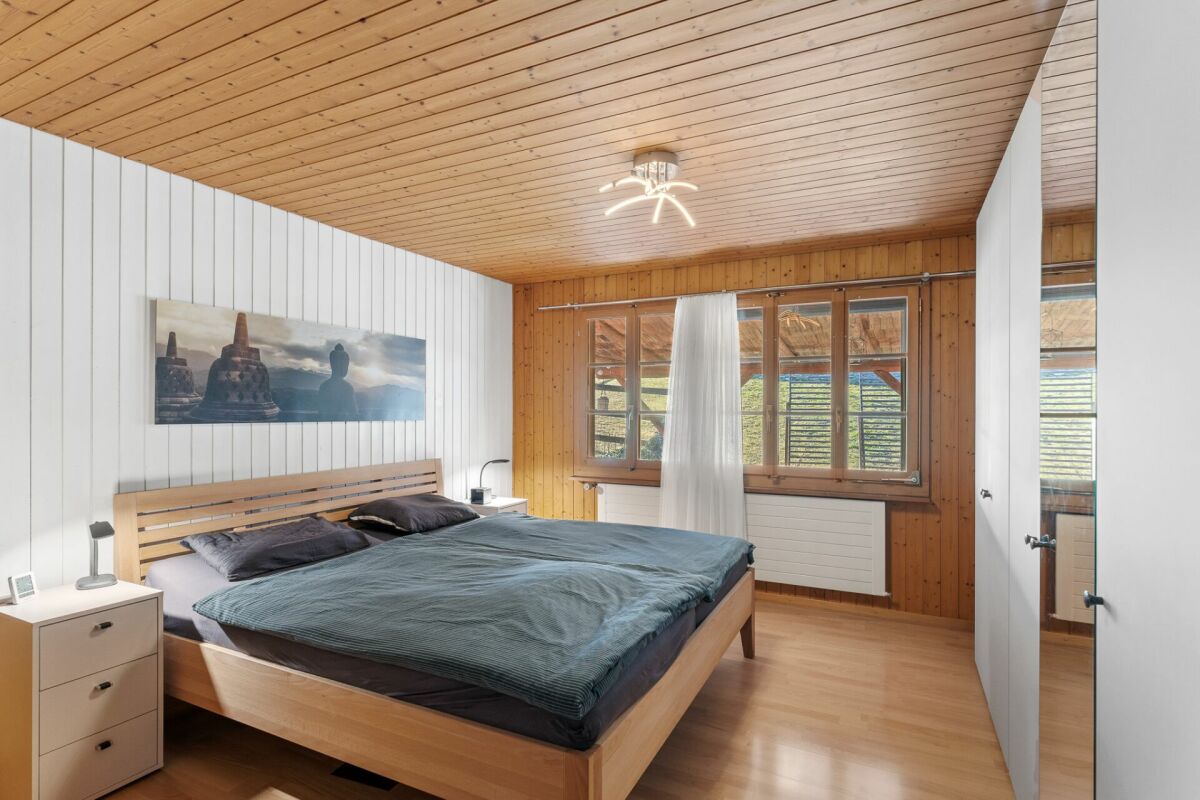 Einfamilienhaus mit Aussicht: Chalet-Traum in der Landwirtschaftszone