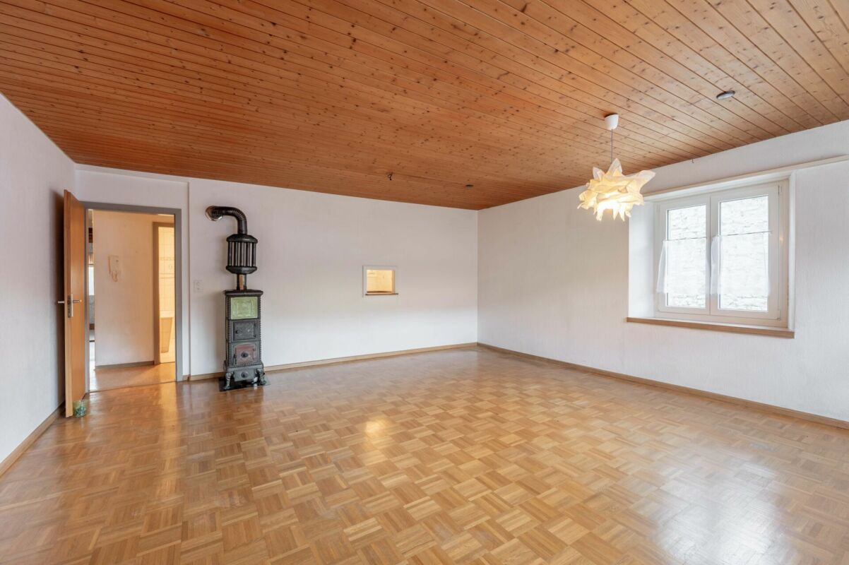 3-FAMILIENHAUS MIT BAULANDRESERVE
