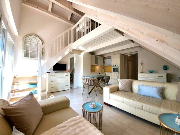 *** 2.5-Zimmer-Maisonette-Wohnung mit Schlafzimmer auf Galerie *** 1