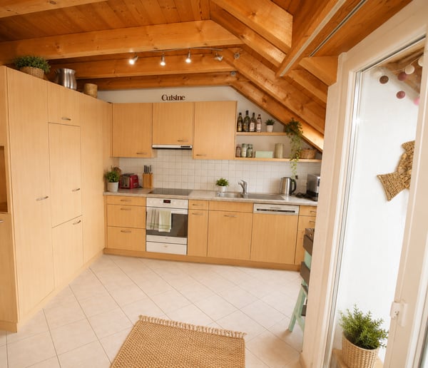 *** Charmante 5.5-Zimmer-Dachwohnung in ruhiger und zentraler Lage in Wila *** 3