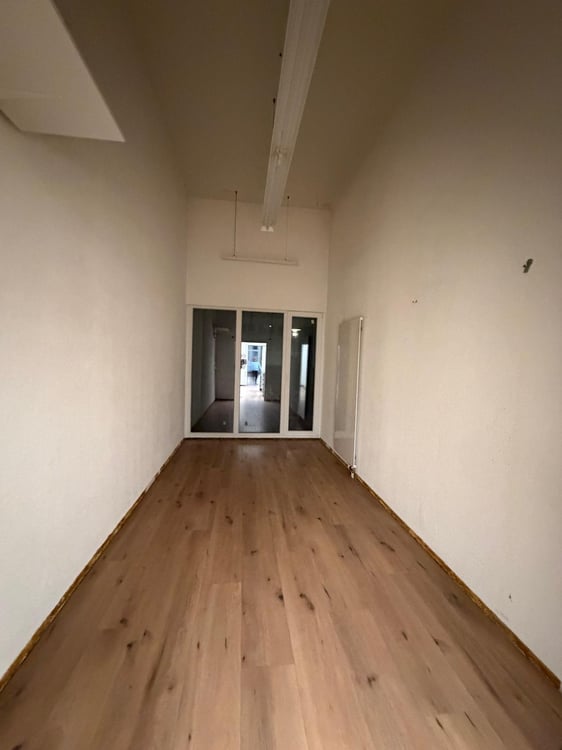 ***zentrale Gewerberäumlichkeiten mit vielfältiger Nutzungsmöglichkeit*** 6