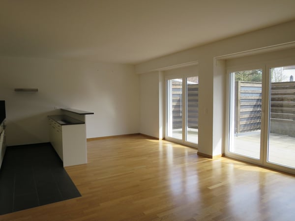 *** schöne 3.5 Zimmerwohnung mit grosszügigem Sitzplatz zu vermieten *** 2