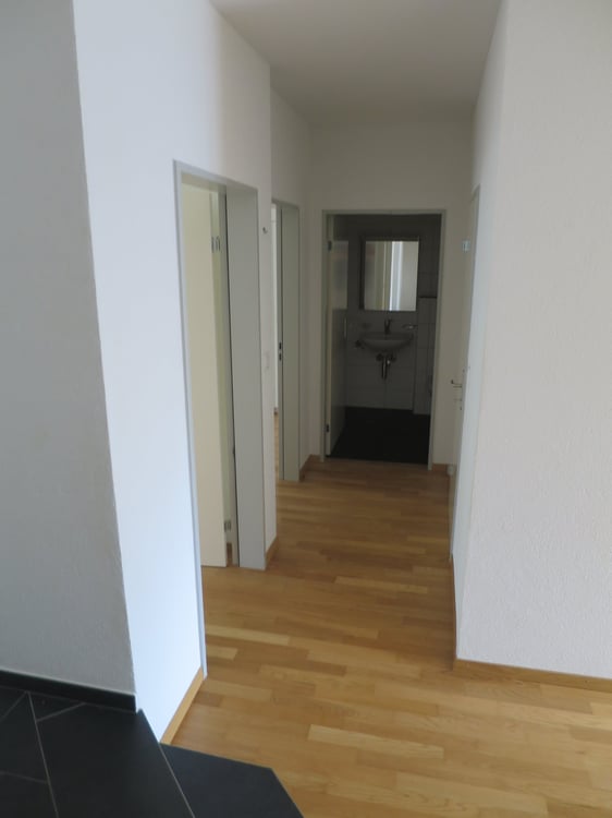 *** schöne 3.5 Zimmerwohnung mit grosszügigem Sitzplatz zu vermieten *** 6