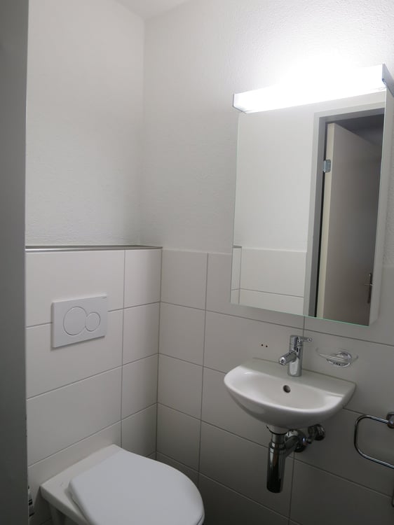 *** schöne 3.5 Zimmerwohnung mit grosszügigem Sitzplatz zu vermieten *** 11