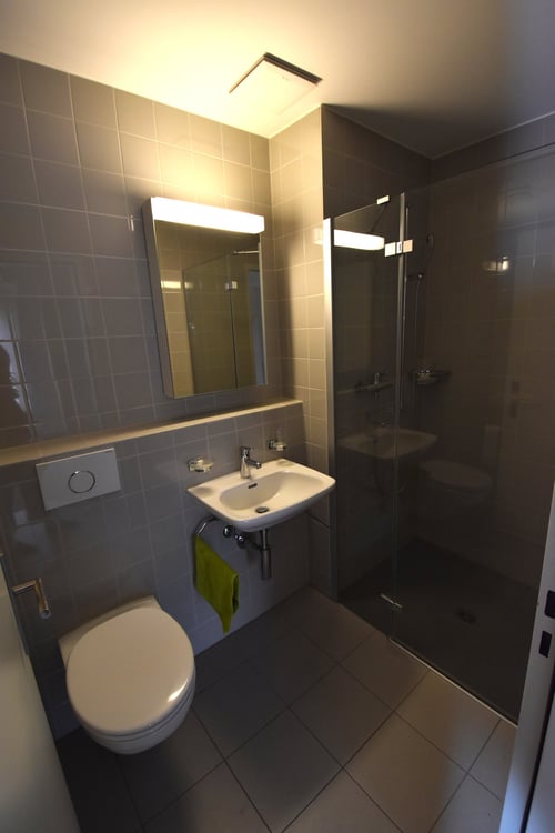 Grosszügige und lichtdurchflutete Maisonette-Wohnung mit Balkon im Eigentumsstandart 15