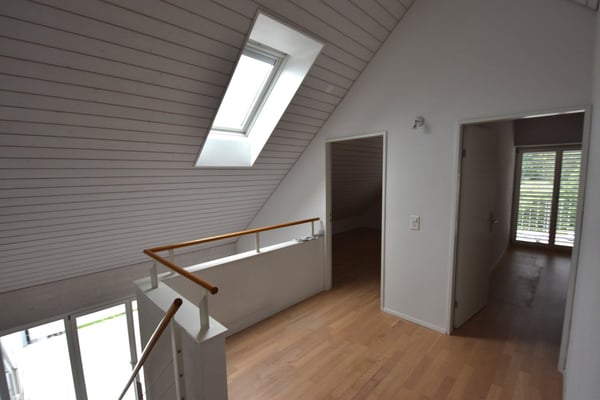 Grosszügige und lichtdurchflutete Maisonette-Wohnung mit Balkon im Eigentumsstandart 5