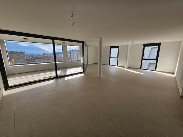 Splendido appartamento 1.5 locali con vista sulle montagne a Solduno 1